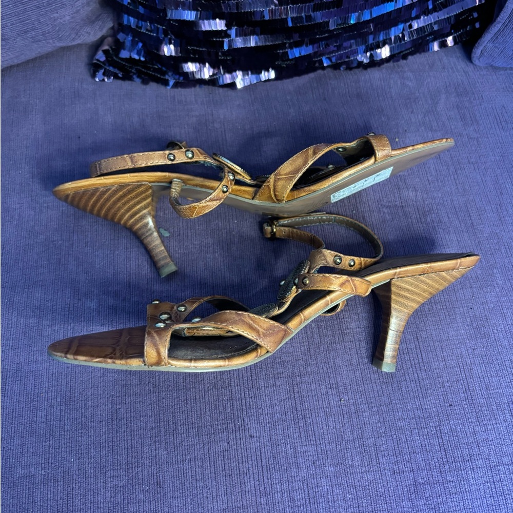 Nine West Brown Heels‎ with Textured Leather 3”  sandals w/metal detail size 8.5 - Picture 7 of 11